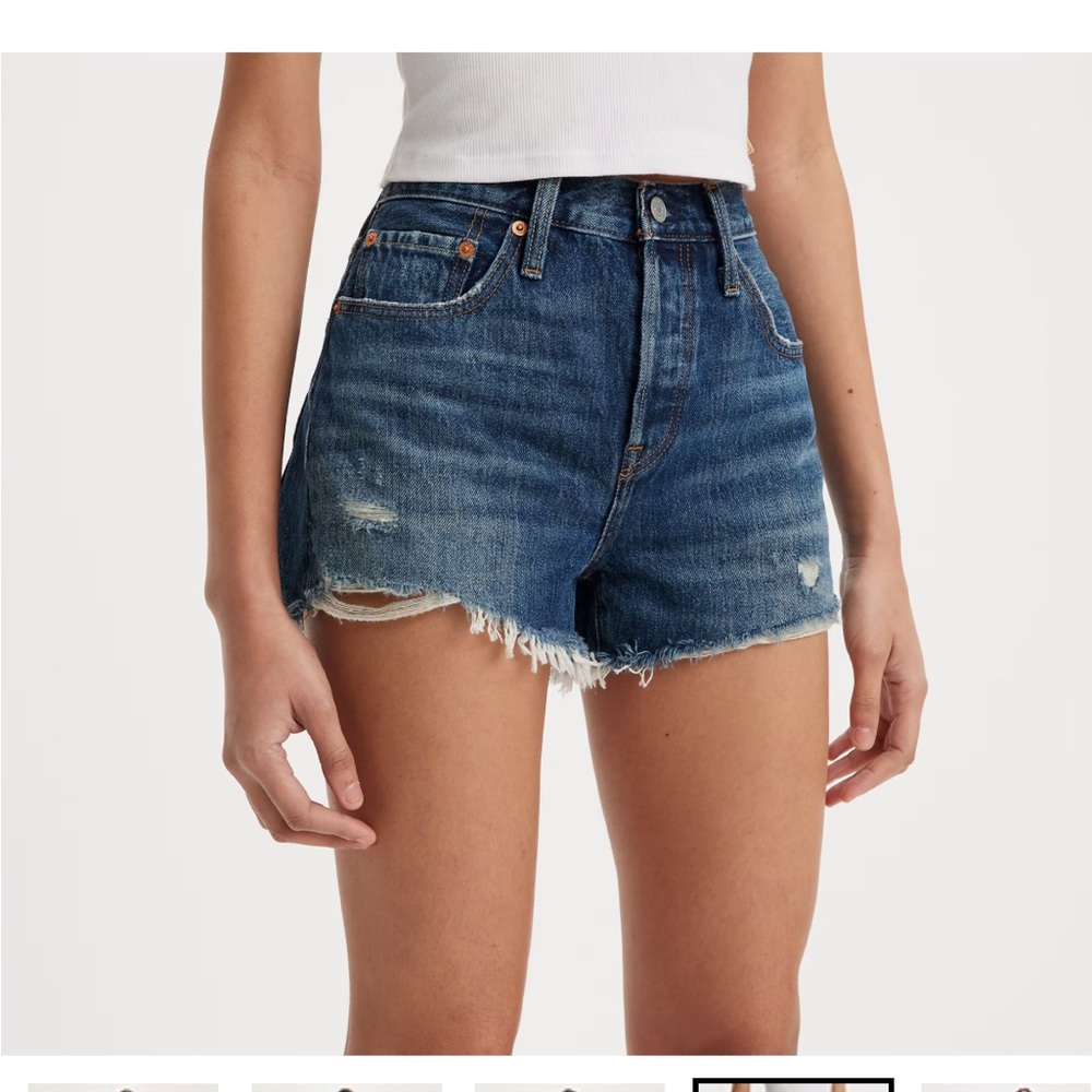 NWT Levi jean shorts size 30